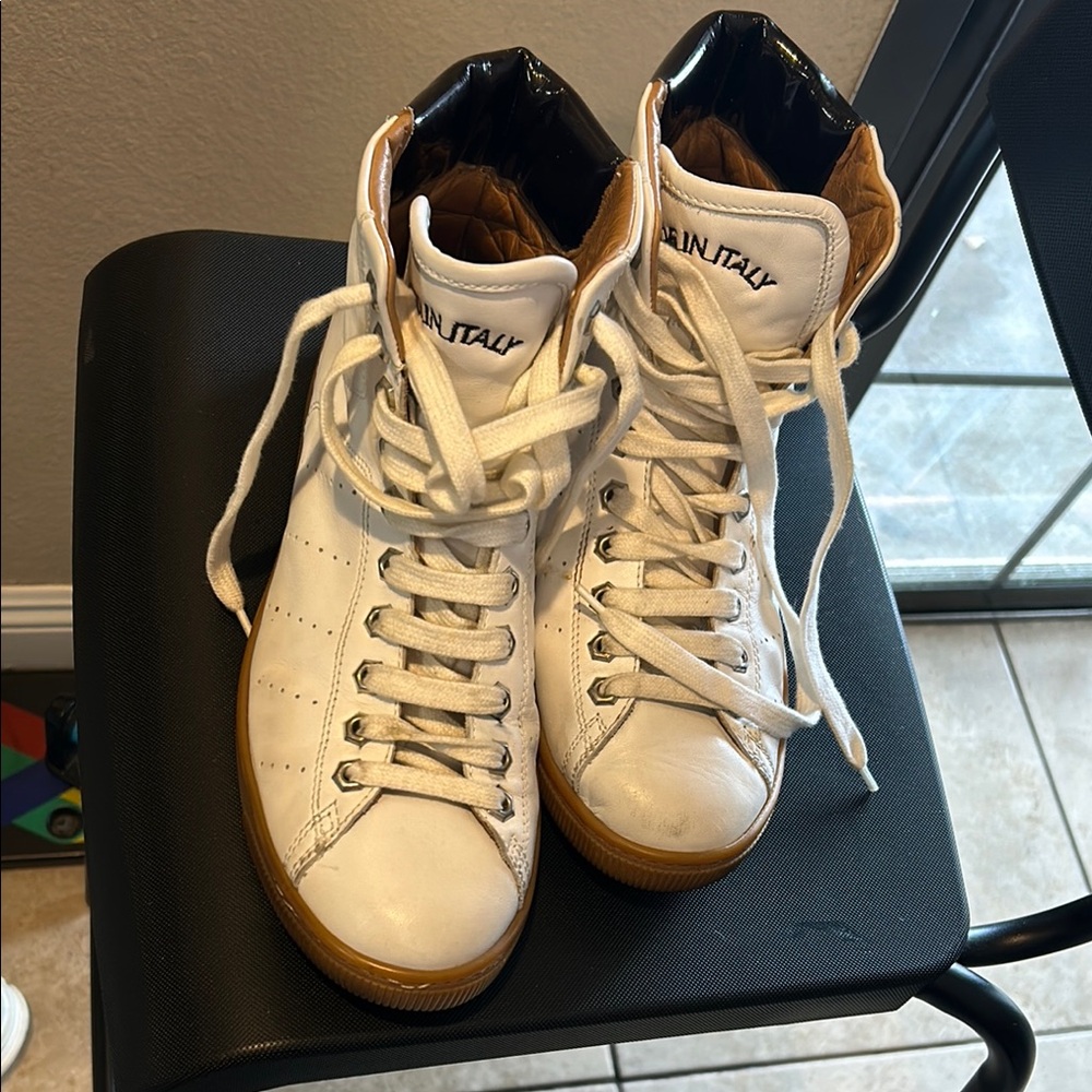 DSQUARED2  White High-Top Sneakers. Brand new never worn